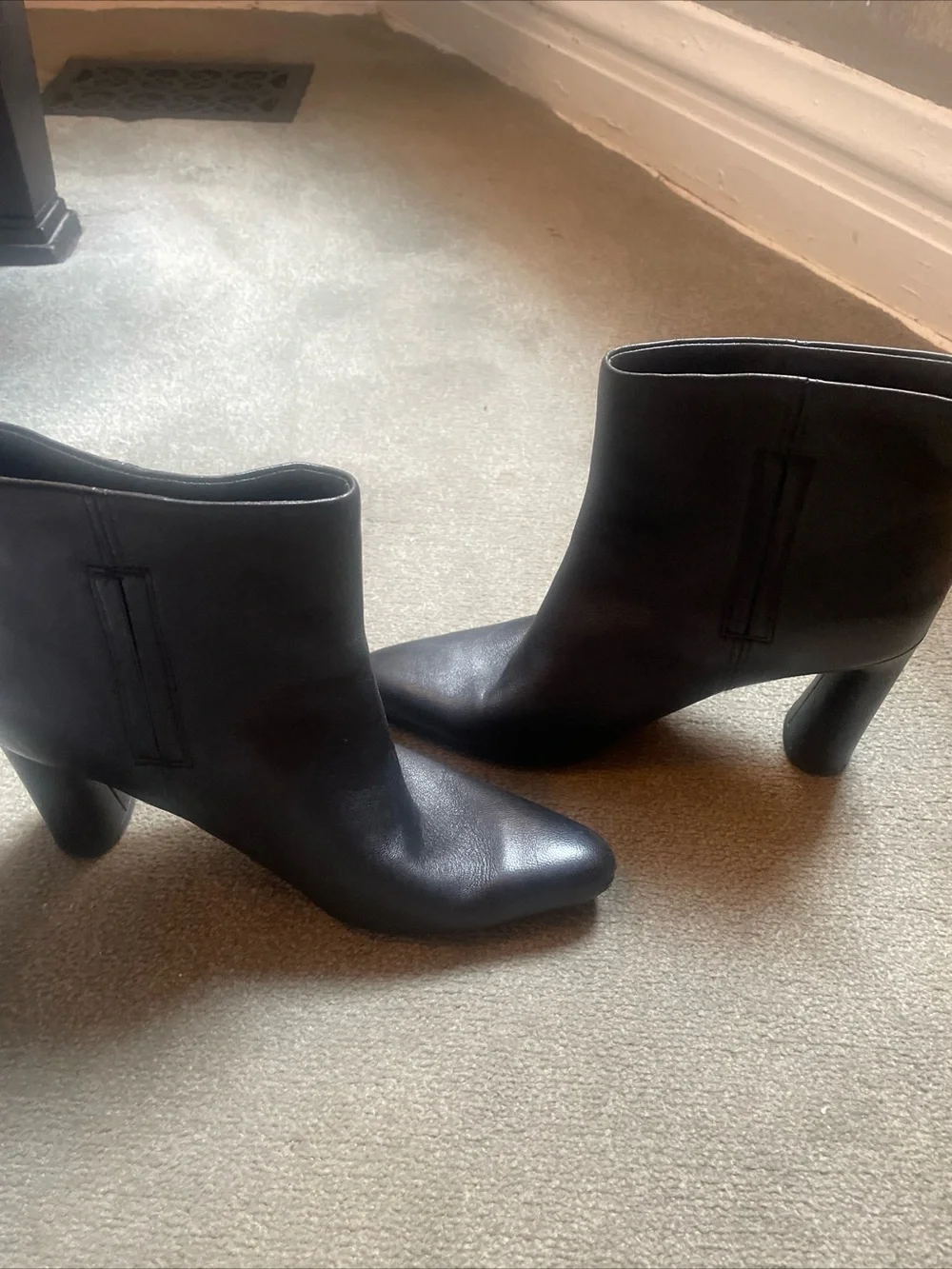 Classic Vince' Black Leather Ankle Boots - Women's Heeled Booties SZ9